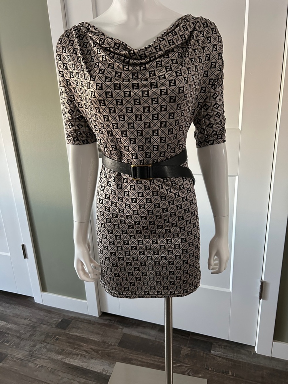 Bodycon Dress XS-S Ruched Stretch Logo Print - Picture 11 of 12